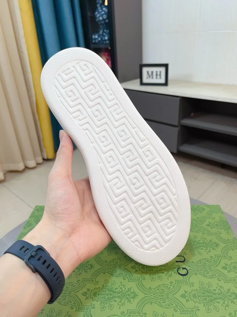 Factory price 480🌹🌹GUCCI [Gucci] New high-end brand of men's shoes, the latest fashionable casual men's shoes, trendy and versatile style, relaxed and sporty style, uppers imported from Italy, first-layer cowhide, genuine leather lining and ultra-fine workmanship. Original personalized fashionable rubber wear-resistant outsole, light and comfortable on the foot, size 38-44